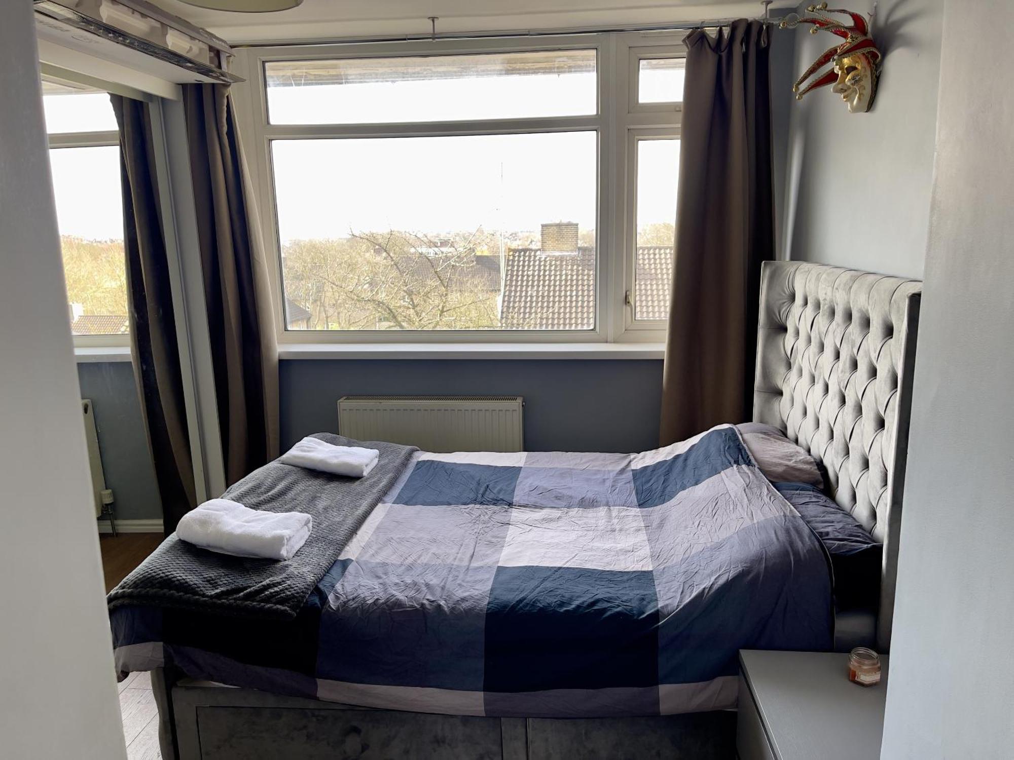 Beautiful 3-bed At Swiss Appartement Londen