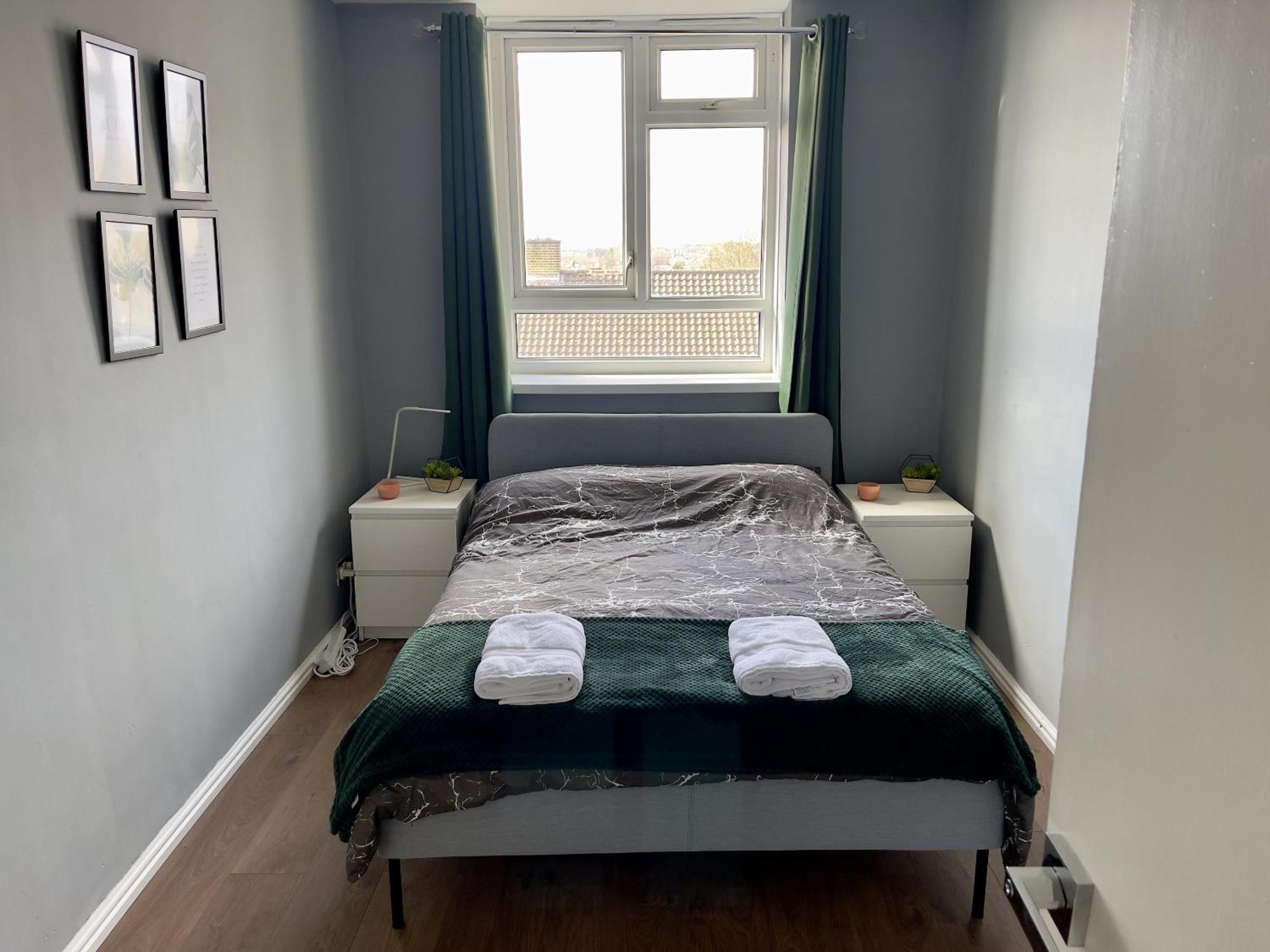 Appartement Beautiful 3-bed At Swiss Londen
